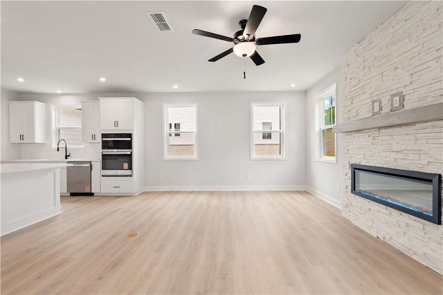 Spacious, unfurnished interior of a new home in The Paddocks at Doc Hughes, Buford (Image 23).
