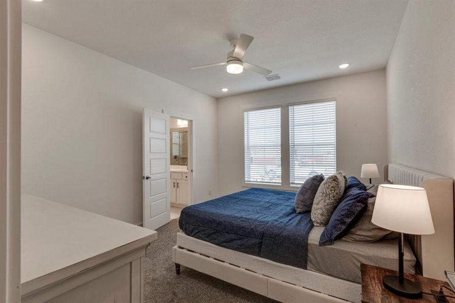 Furnished interior view inside a new home in Heritage Towne, Grand Prairie (Image 14).