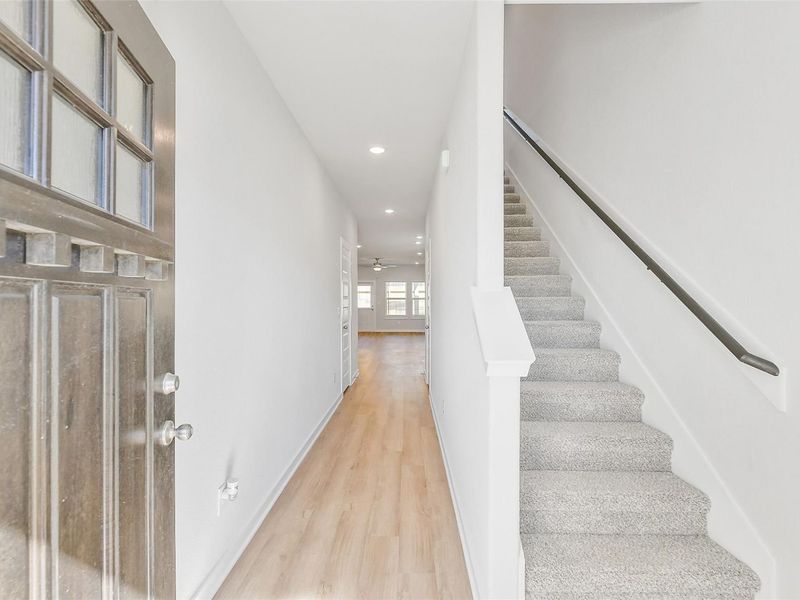 Spacious, unfurnished interior of a new home in Lakes at Black Oak, Magnolia (Image 12).