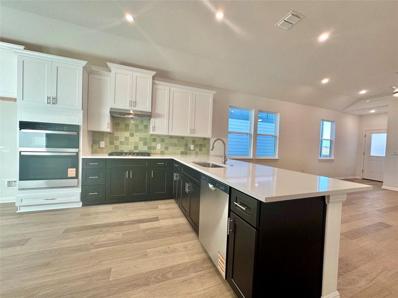 Furnished interior view inside a new home in Porter Country, Buda (Image 4).