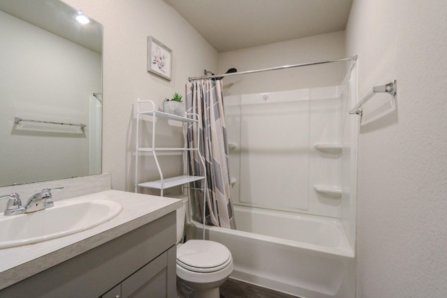 Guest bathroom. Guest bathroom.