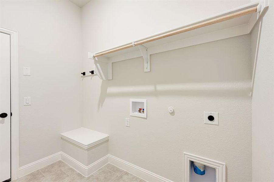 Spacious, unfurnished interior of a new home in Star Ranch, Godley (Image 14).