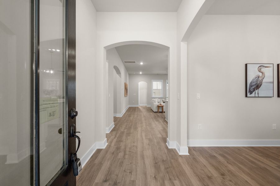 Spacious, unfurnished interior of a new home in Harmony Township, Georgetown (Image 21).