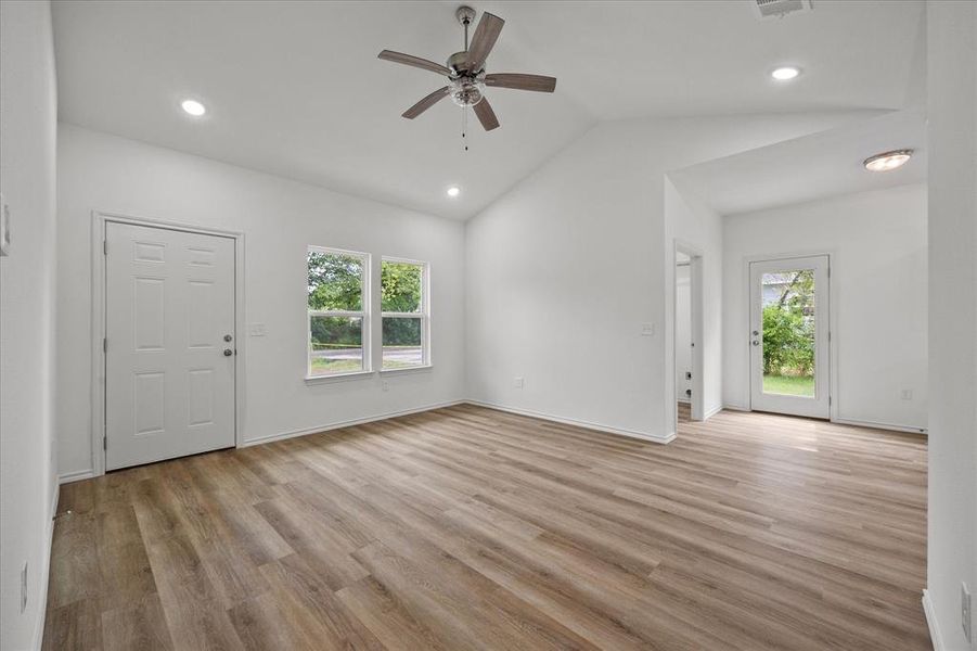 Spacious, unfurnished interior of a new home in , West Tawakoni (Image 21). Spacious, unfurnished interior of a new home in , West Tawakoni (Image 21).