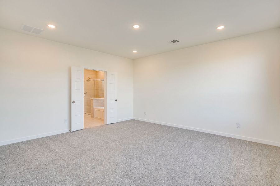 Representative unfurnished interior of a home built from the Palmer by Graham Hart Home Builder in Bear Ridge, Burleson (Image 23).