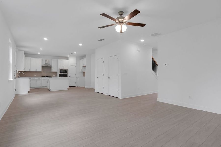 Representative unfurnished interior of a home built from the Canton by UnionMain Homes in Three Rivers, Rome (Image 32).