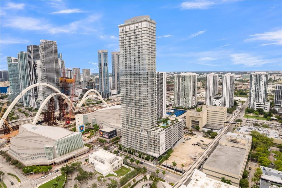 Condo located in Miami, FL showcasing its design and architecture (Image 29). Condo located in Miami, FL showcasing its design and architecture (Image 29).