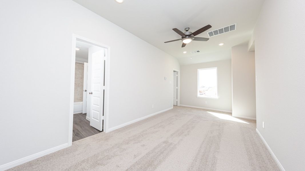 Representative unfurnished interior of a home built from the The Landry by Legend Homes in Cinco Lakes, San Antonio (Image 26).