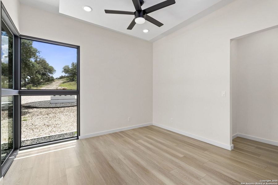 Spacious, unfurnished interior of a new home in , Spring Branch (Image 20).