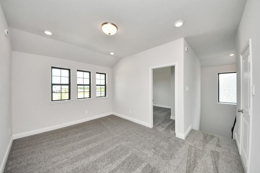 Spacious, unfurnished interior of a new home in Bridgeland: Signature Collection, Cypress (Image 30).