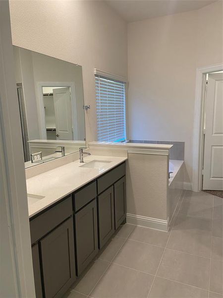 Furnished interior view inside a new home in Bear Park Estates, Euless (Image 9).