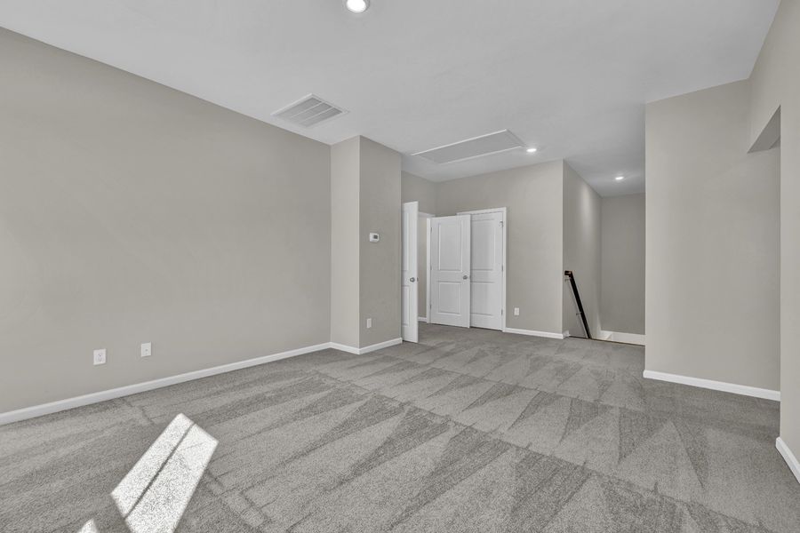 Spacious, unfurnished interior of a new home in Grand Park, Leland (Image 28).