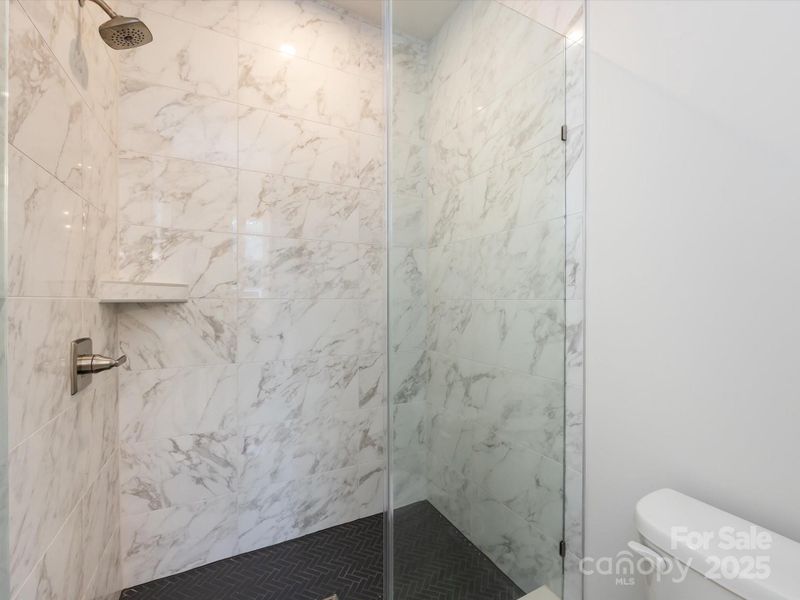 Image 18 of a home in Context at Oakhurst.