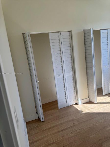 Spacious, unfurnished interior of a new home in , Port Charlotte (Image 23).