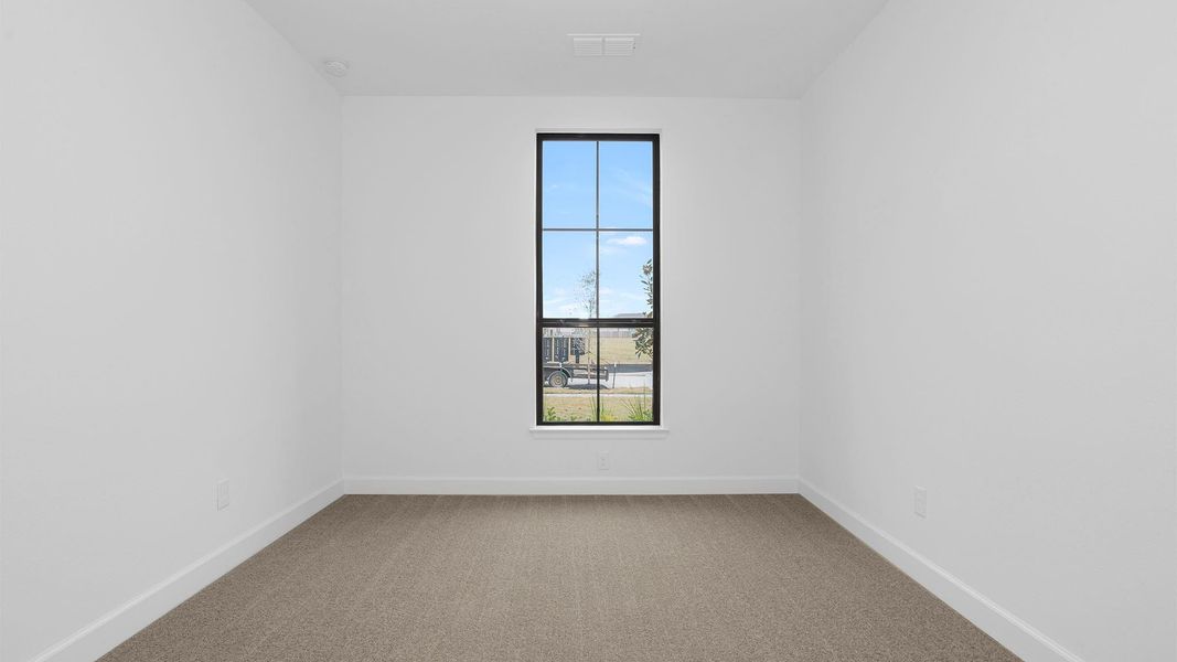 Spacious, unfurnished interior of a new home in Valencia, Manvel (Image 12).