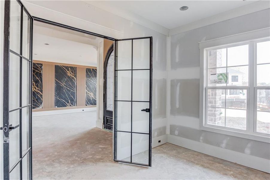 Spacious, unfurnished interior of a new home in , Buford (Image 4).