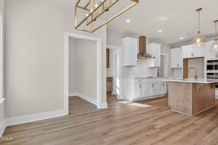 DC 125 Selma French Country-20