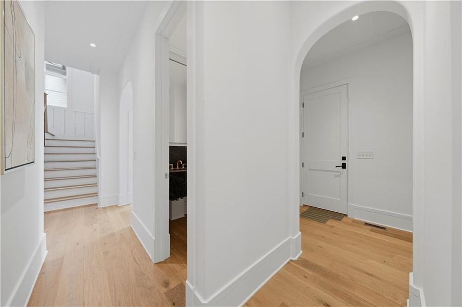 Spacious, unfurnished interior of a new home in , Atlanta (Image 26).