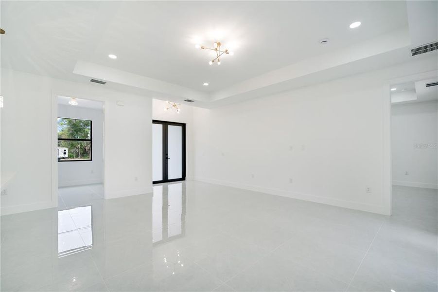 Spacious, unfurnished interior of a new home in , Port Charlotte (Image 42).
