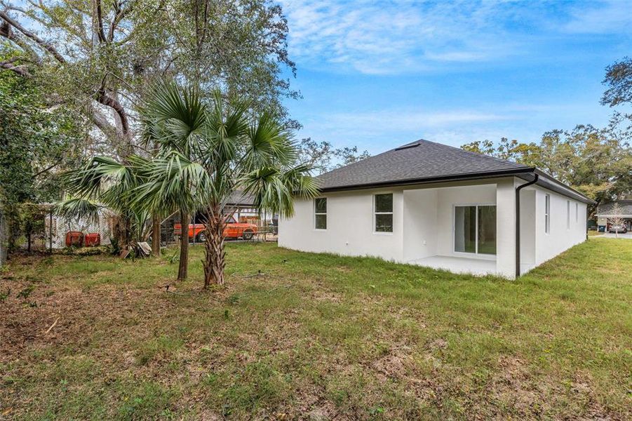 Exterior details and patio area of a home in , Tampa (Image 3).