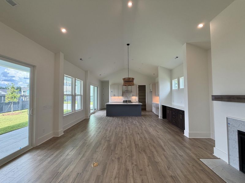 Spacious, unfurnished interior of a new home in , Summerville (Image 17).