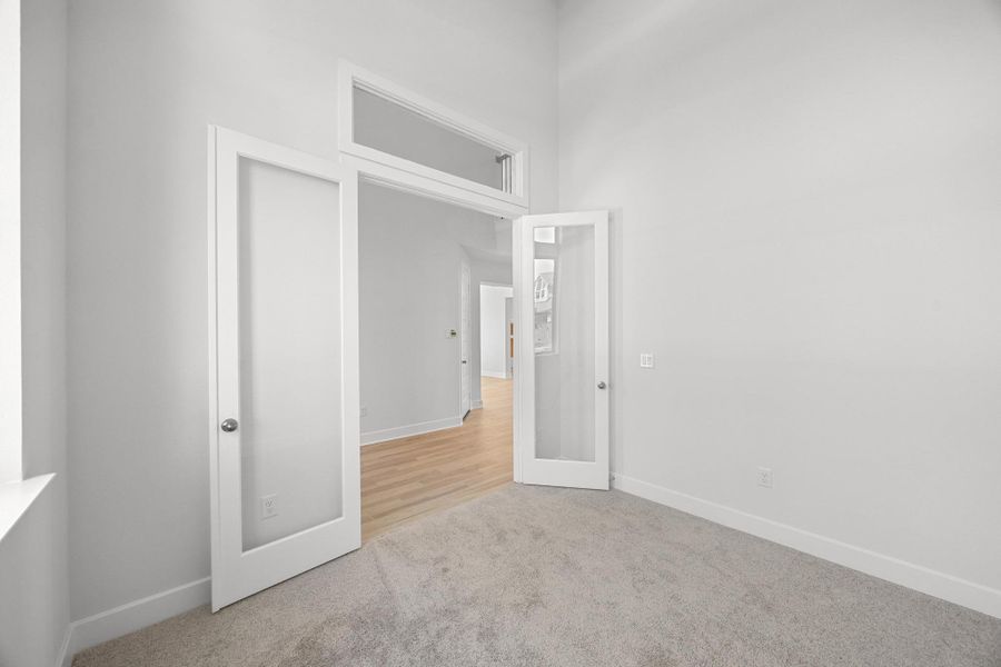 Spacious, unfurnished interior of a new home in Parmer Ranch, Georgetown (Image 18).