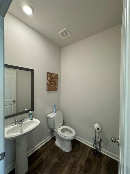 Furnished interior view inside a new home in , Dallas (Image 7).