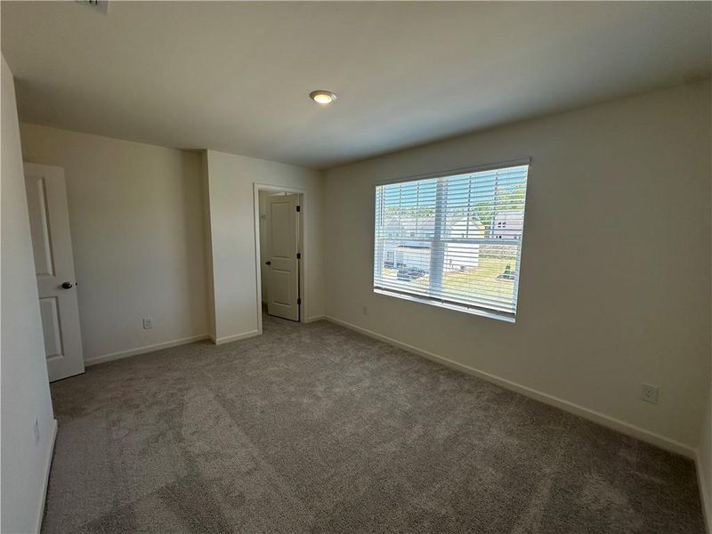 Spacious, unfurnished interior of a new home in Mt. Tabor Ridge, Dallas (Image 18).