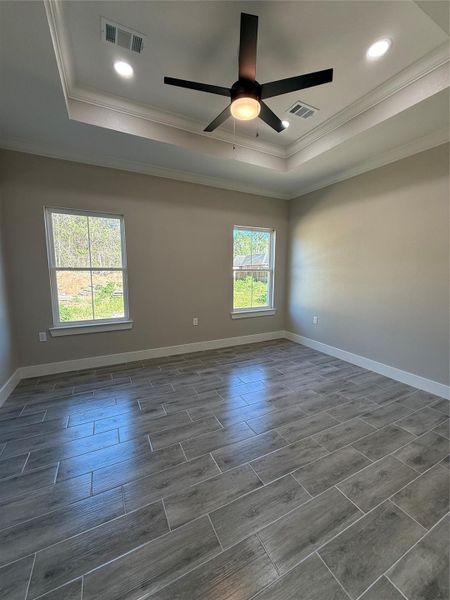 Spacious, unfurnished interior of a new home in , Vidor (Image 13).