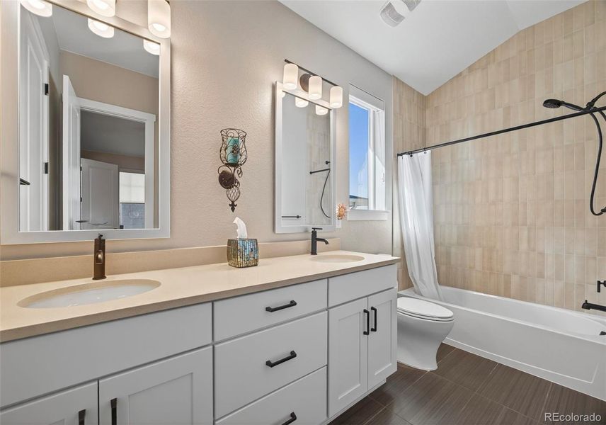 Furnished interior view inside a new home in Montaine, Castle Rock (Image 13).