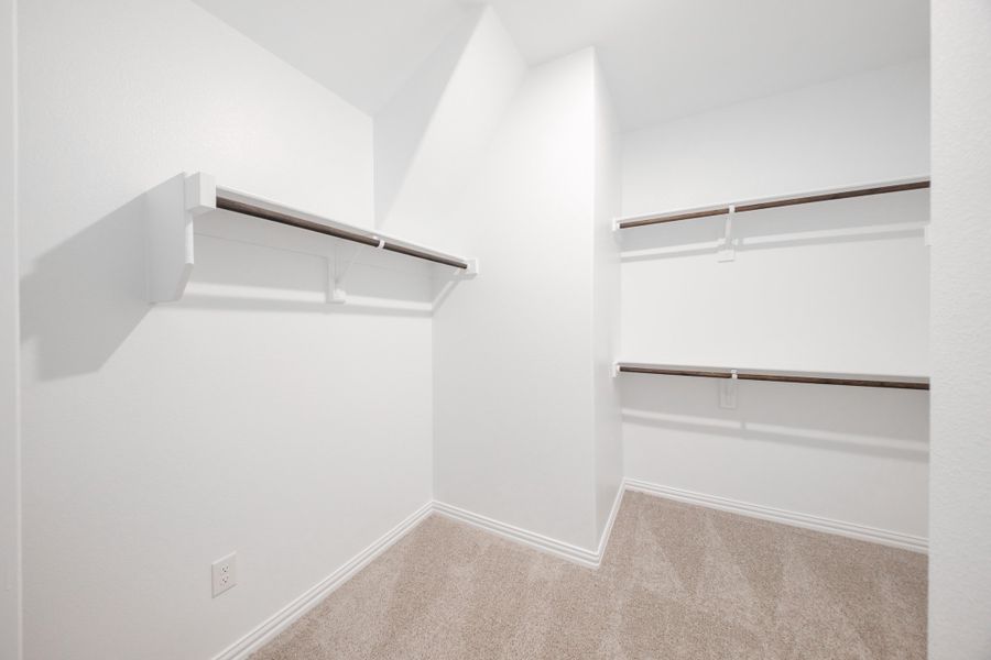 Spacious, unfurnished interior of a new home in The Villages of Hurricane Creek, Anna (Image 15).