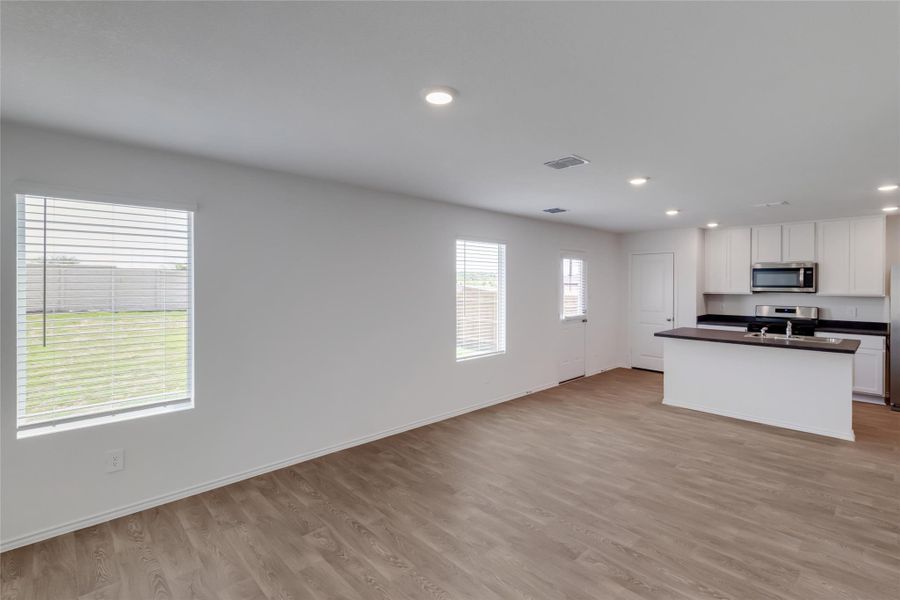 Spacious, unfurnished interior of a new home in Prairie Lakes, Buda (Image 12). Spacious, unfurnished interior of a new home in Prairie Lakes, Buda (Image 12).
