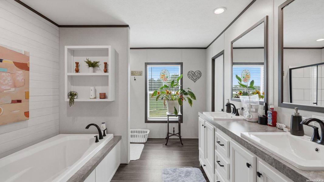 Furnished interior view inside a new home in , Seguin (Image 17).
