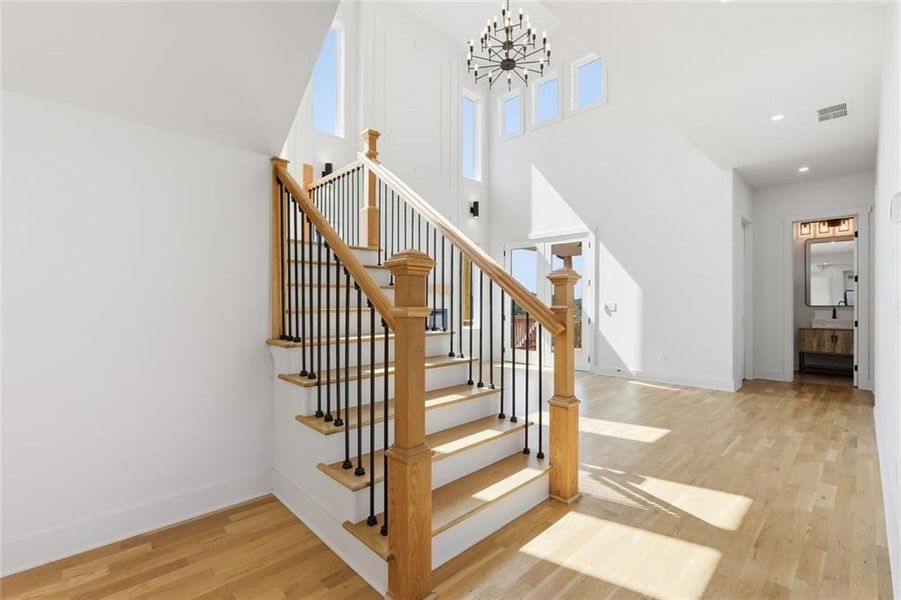 Spacious, unfurnished interior of a new home in , Clermont (Image 51).