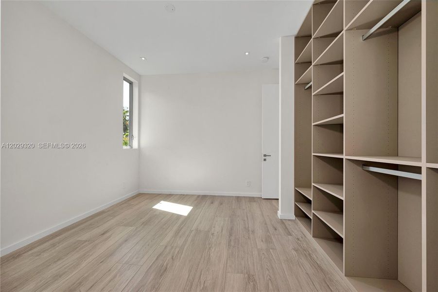 Spacious, unfurnished interior of a new home in , Miami (Image 56).