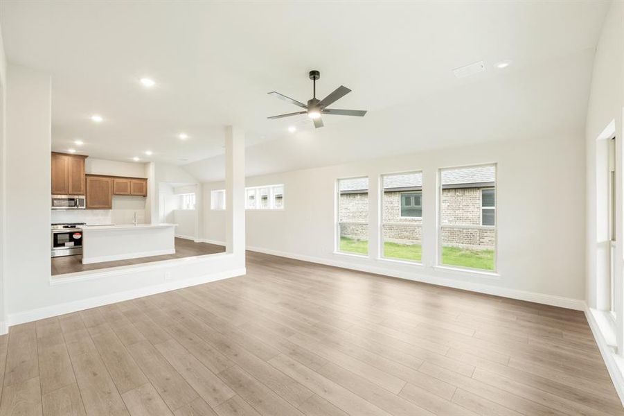 Spacious, unfurnished interior of a new home in Sunset Ridge, Alvarado (Image 28). Spacious, unfurnished interior of a new home in Sunset Ridge, Alvarado (Image 28).