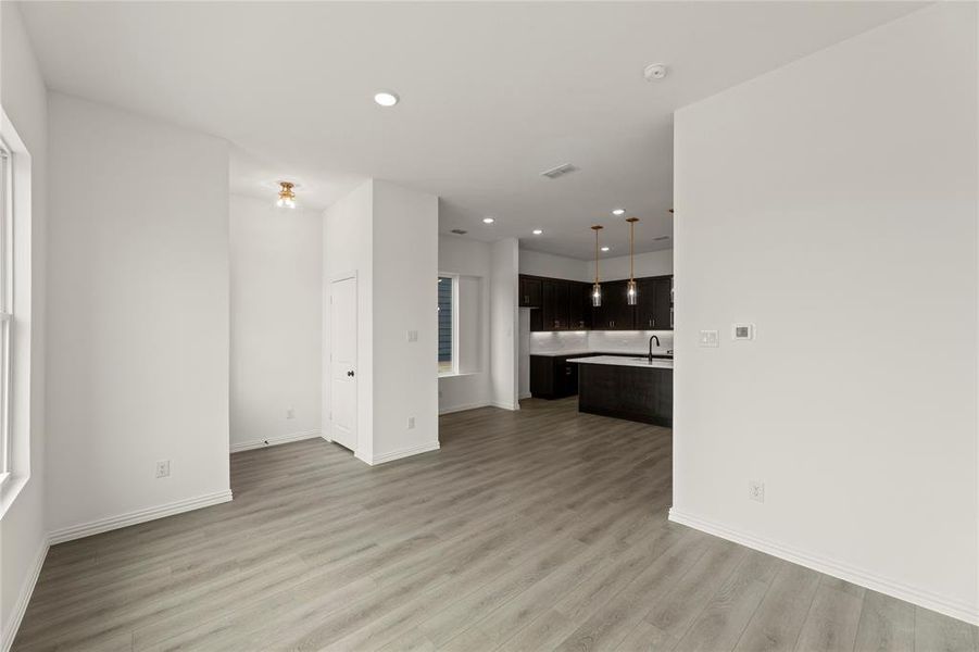 Spacious, unfurnished interior of a new home in Collin Creek, Plano (Image 12).