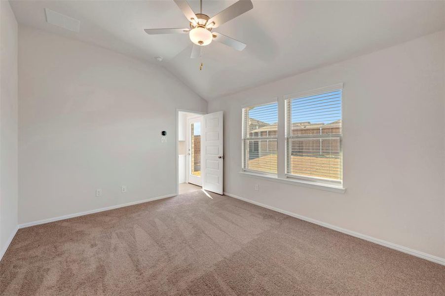 Spacious, unfurnished interior of a new home in Mobberly Farms, Pilot Point (Image 31).
