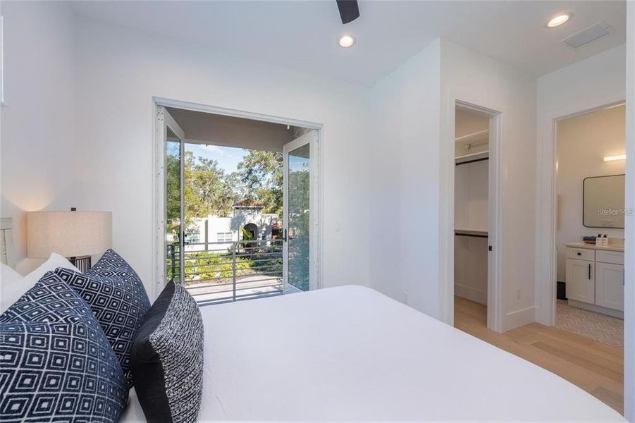 Furnished interior view inside a new home in , Sarasota (Image 50).