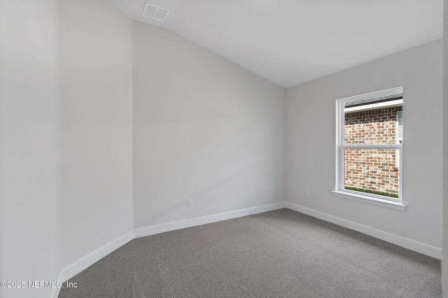 Spacious, unfurnished interior of a new home in , Green Cove Springs (Image 20).