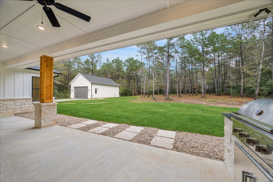 Exterior details and patio area of a home in , Huntsville (Image 23).