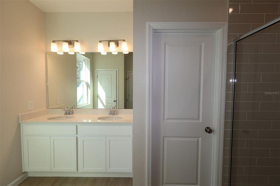 Furnished interior view inside a new home in Bay Lake Farms, St. Cloud (Image 11).