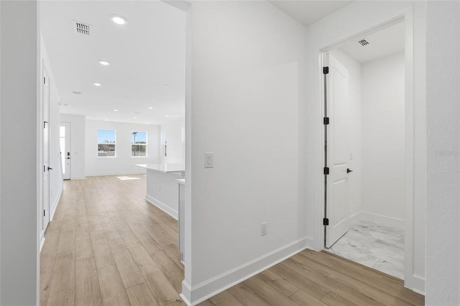 Spacious, unfurnished interior of a new home in Vivir, Valrico (Image 40).