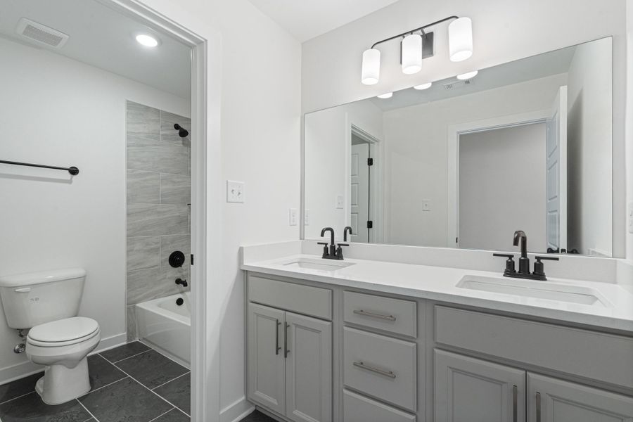Furnished interior view inside a new home in Lockwood, Collierville (Image 15).