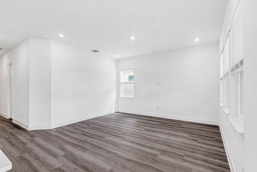 Representative unfurnished interior of a home built from the Hemingway by Rockwell Homes in Northlake at Ovation, Winter Garden (Image 84). Representative unfurnished interior of a home built from the Hemingway by Rockwell Homes in Northlake at Ovation, Winter Garden (Image 84).