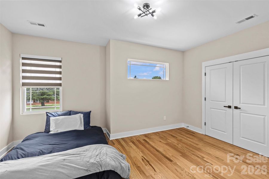 Image 33 of a home in .