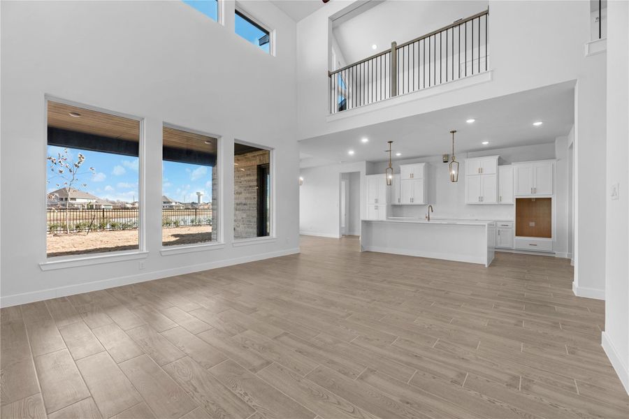 Representative image. Features, selections, and colors may vary.