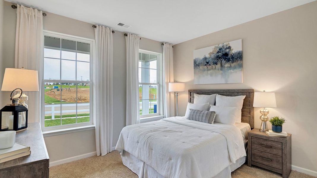 Representative furnished interior of a home built from the Bristol Bonus by D.R. Horton in Riverwood Gardens, Oakland (Image 10).