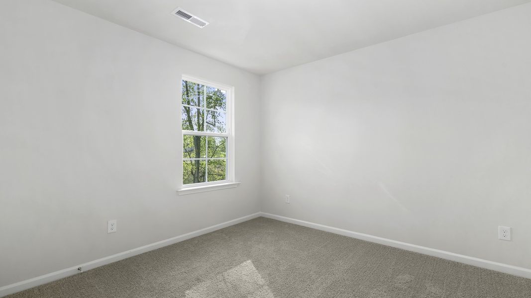Spacious, unfurnished interior of a new home in Willow Mill, Thomasville (Image 21).