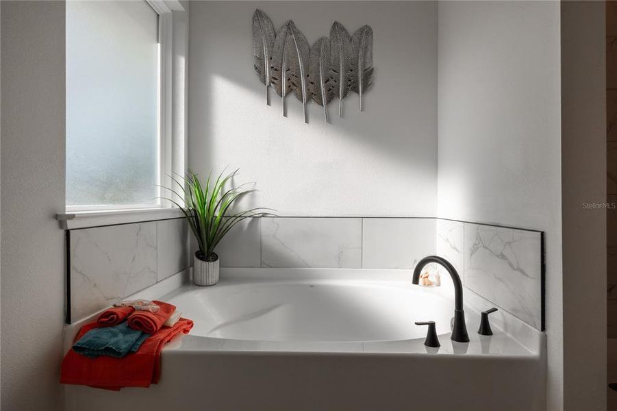 Close-up of interior finishes inside a home in Briarwood, Alachua (Image 19). Close-up of interior finishes inside a home in Briarwood, Alachua (Image 19).